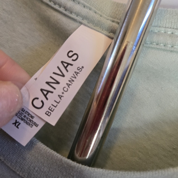 🌟 Handmade Disney Daisy Duck Tee – DTF Transfer Y2K Graphic Pastel Green Unisex - Picture 4 of 5